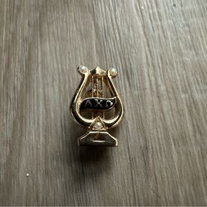 Alpha Chi Omega Gold Pearl Lyre Pin
